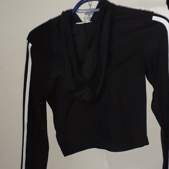 Cropped tight hoodie - Picture 2 of 4